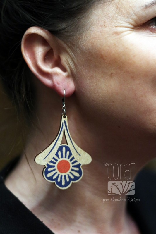 Grandes boucles d'oreilles fleur rétro bleu et rouge