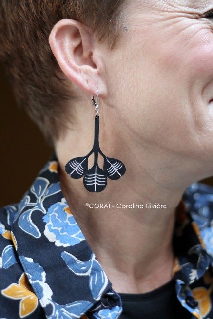 Grandes boucles d'oreilles feuillage noir