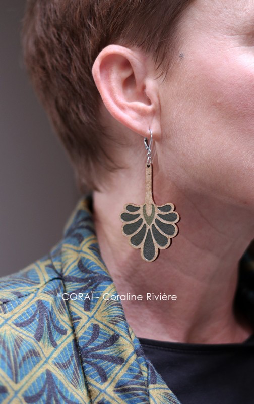 Grandes boucles d'oreilles rétro motif vintage vert foncé